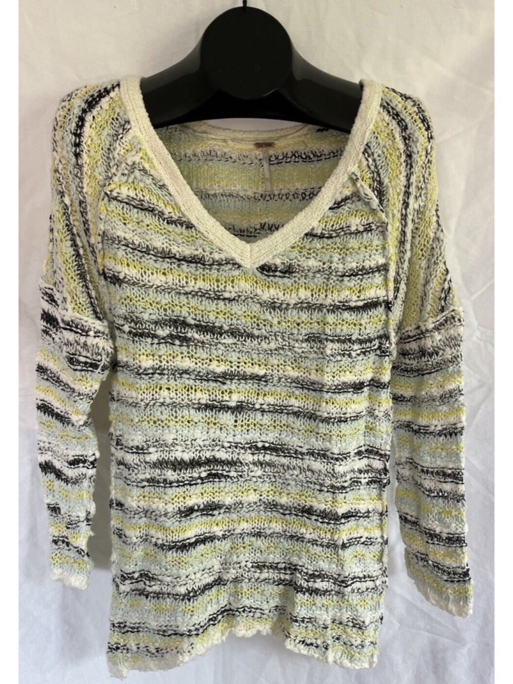 FREE PEOPLE Size XS White Blue Yellow Black Knit Sweater Cotton Wool V Neck